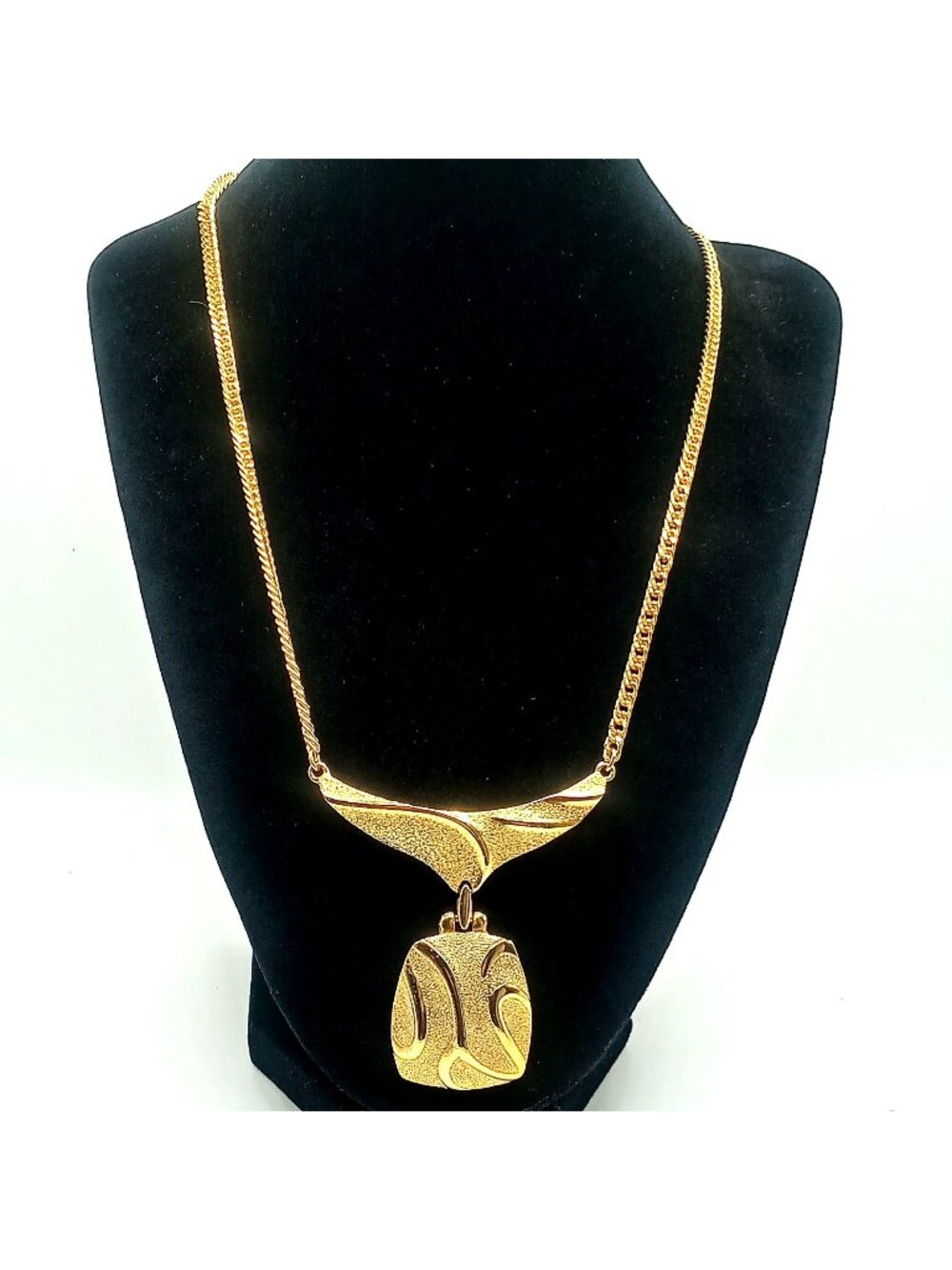 Vintage Bold Statement Necklace GoldTone Textured Abstract Pendant Chain Jewelry